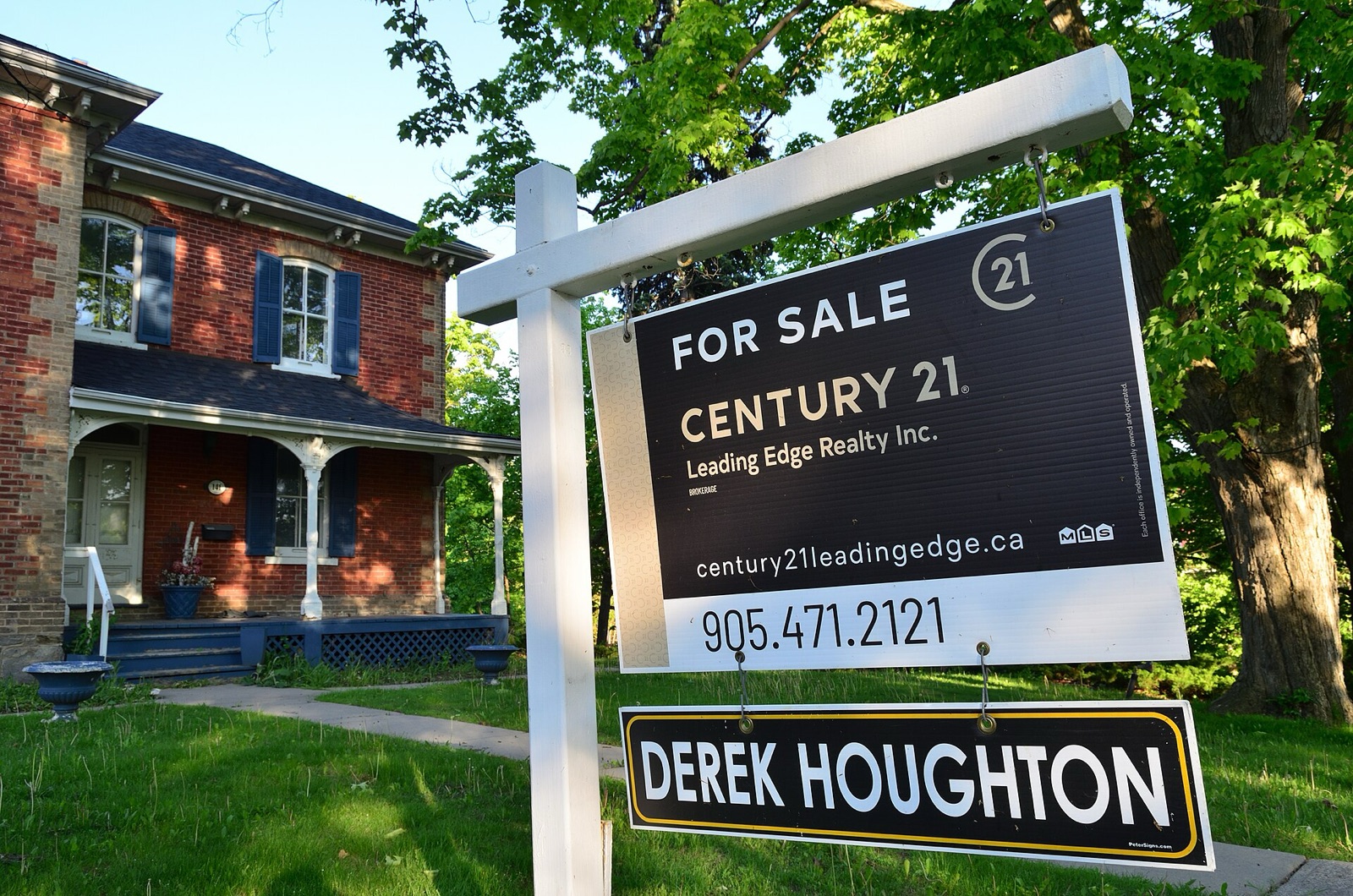 Ontario house for sale - failed real estate closing, deposit forfeiture and resale loss damages
