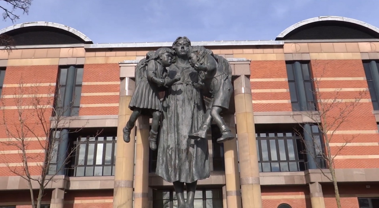 Scales of justice statue, uttering threats charge under section 264.1 Ontario, Toronto criminal lawyer